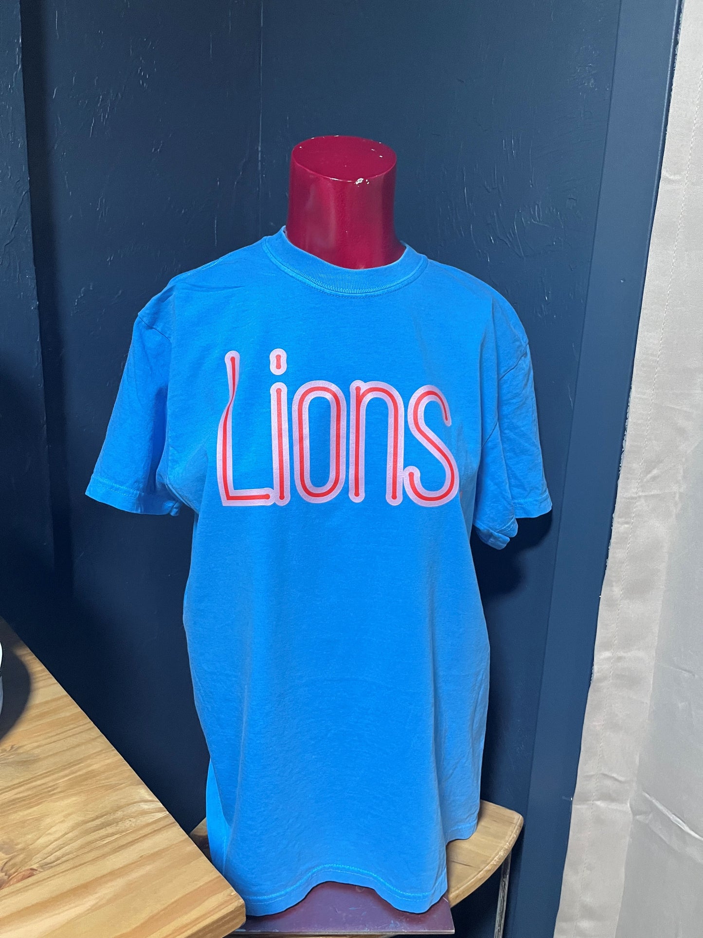Neon Lions Spirit Tee